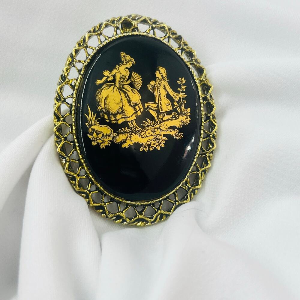 Vintage Black Gold Romantic Couple Scene Brooch Pendant Cameo Style Oval Pin